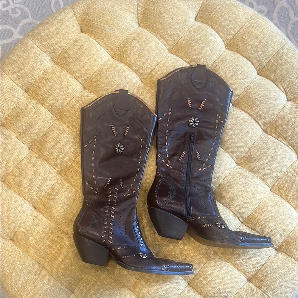 ❌SOLD ❌BCBG GIRLS Women's Brown Western Y2K Cowgirl Boots.